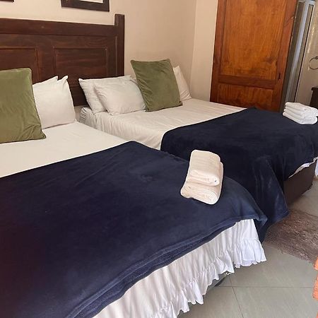 Travetel Or Tambo Airport Hotell Kempton Park Eksteriør bilde