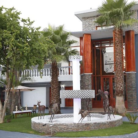 Travetel Or Tambo Airport Hotell Kempton Park Eksteriør bilde