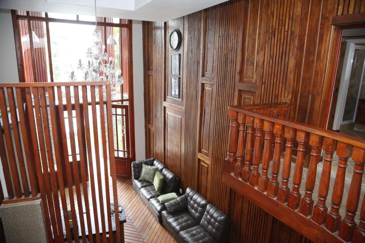 Travetel Or Tambo Airport Hotell Kempton Park Eksteriør bilde