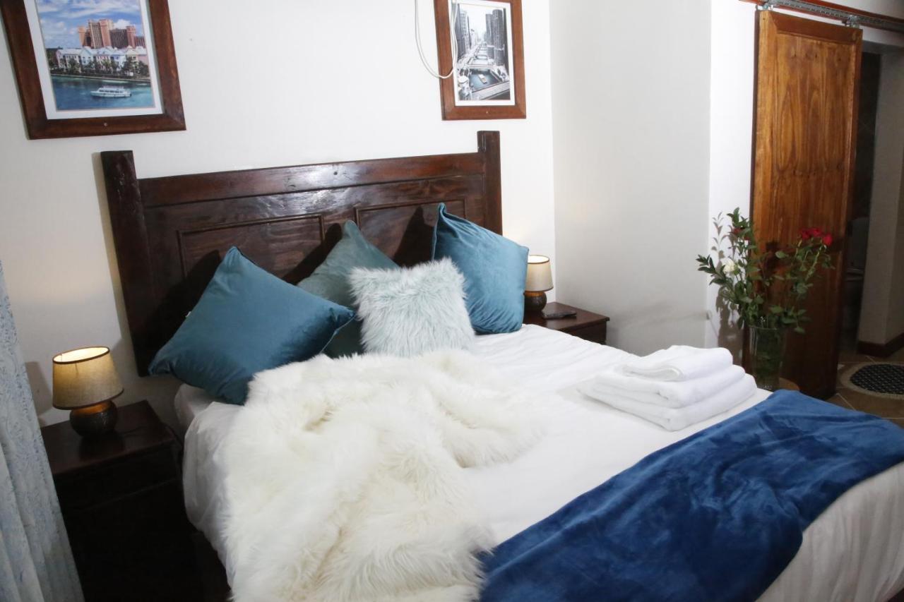 Travetel Or Tambo Airport Hotell Kempton Park Eksteriør bilde