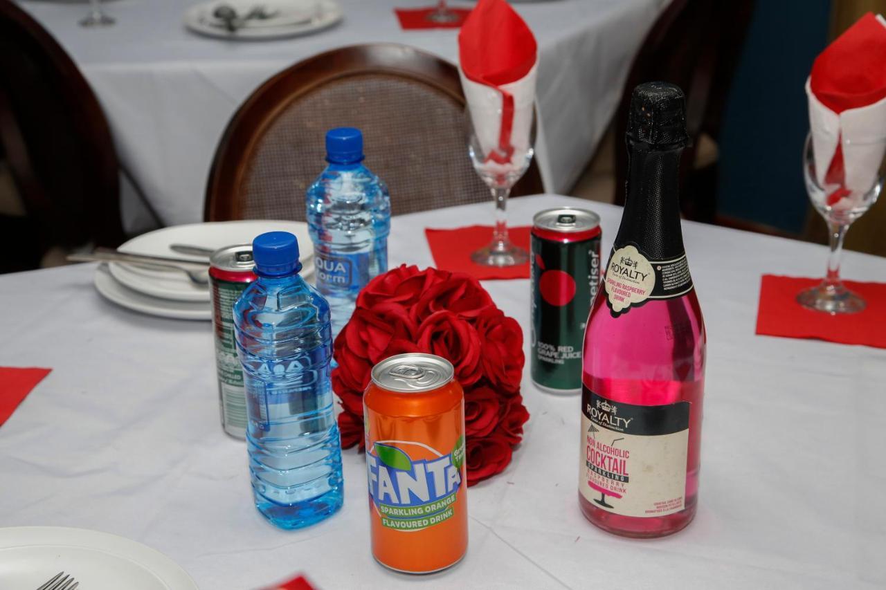Travetel Or Tambo Airport Hotell Kempton Park Eksteriør bilde