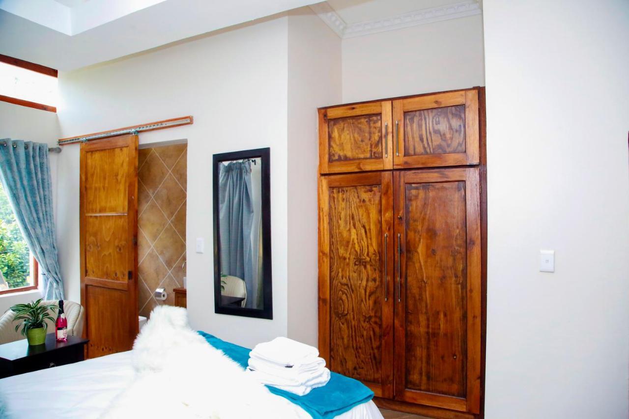 Travetel Or Tambo Airport Hotell Kempton Park Eksteriør bilde